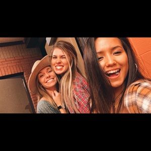 Hi! I’m Scotti Cameron!!